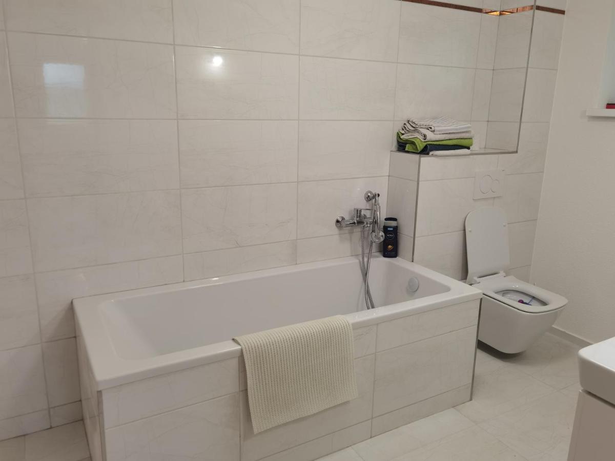 Sunset House Piestany Cervena Veza Appartement Banka Buitenkant foto