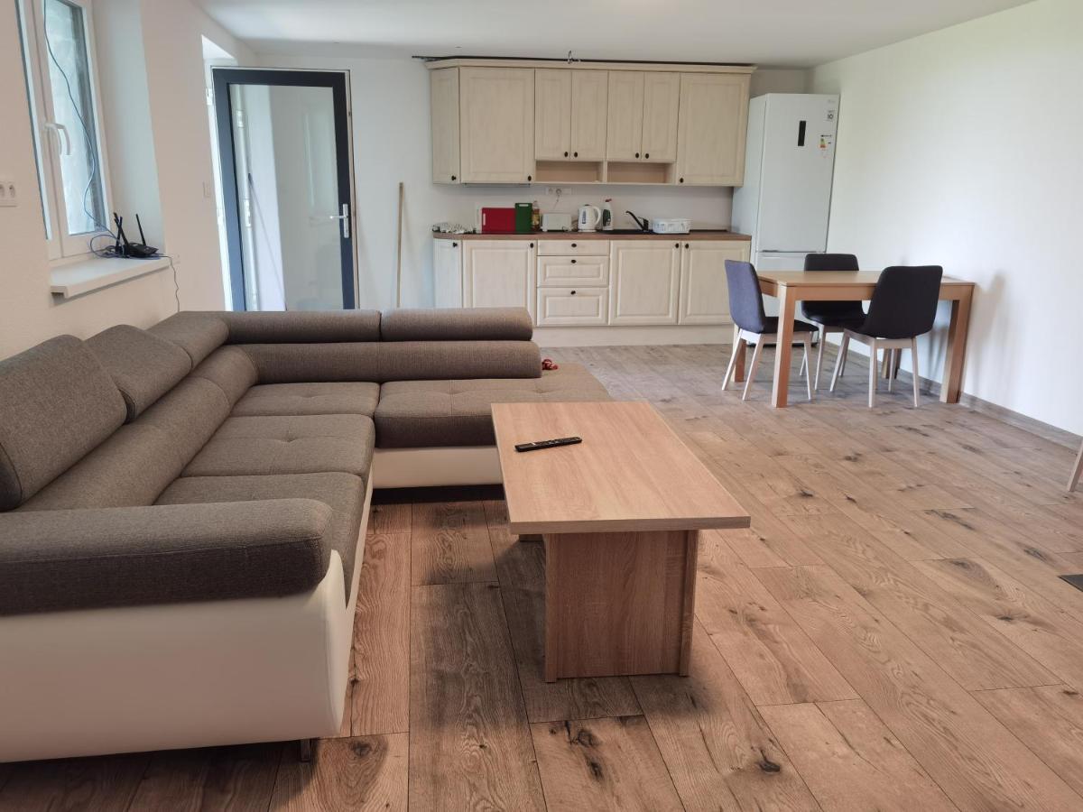 Sunset House Piestany Cervena Veza Appartement Banka Buitenkant foto